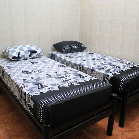 Tri Star Homestay Мадиун Екстериор снимка