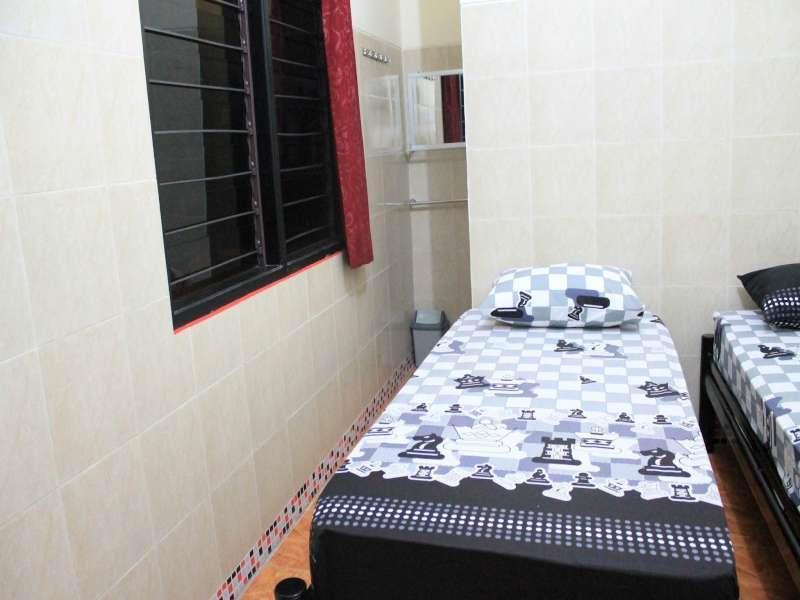 Tri Star Homestay Мадиун Екстериор снимка
